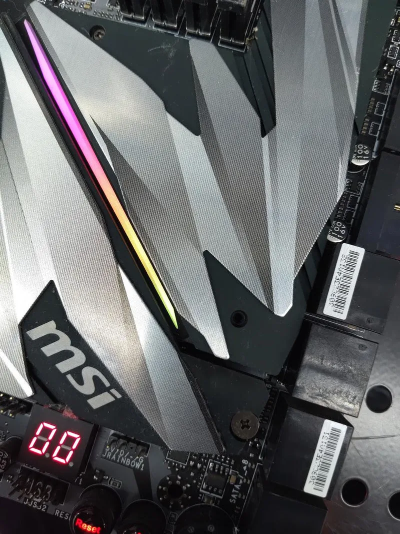 [À DÉCHETER] Carte mère MSI X399 CREATION