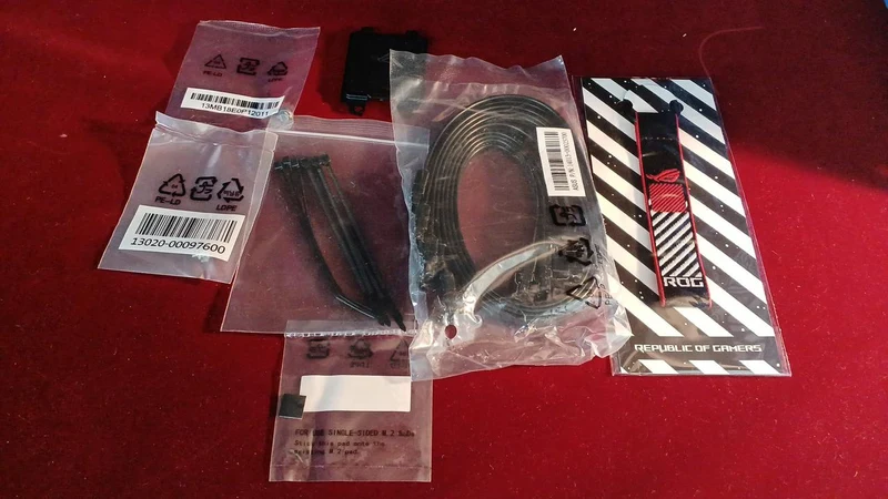 [À DÉCHETER] Carte mère ASUS ROG STRIX Z690-F GAMING WIFI