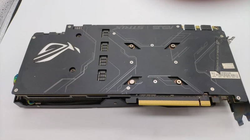 [À DÉCHETER] Carte graphique ASUS : ROG-STRIX-GTX1080-O8G-11GBPS