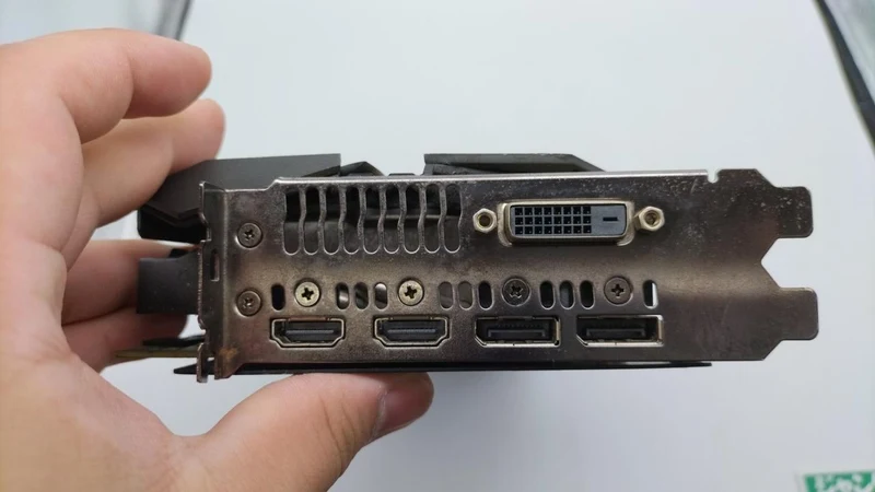 [À DÉCHETER] Carte graphique ASUS : ROG-STRIX-GTX1080-O8G-11GBPS