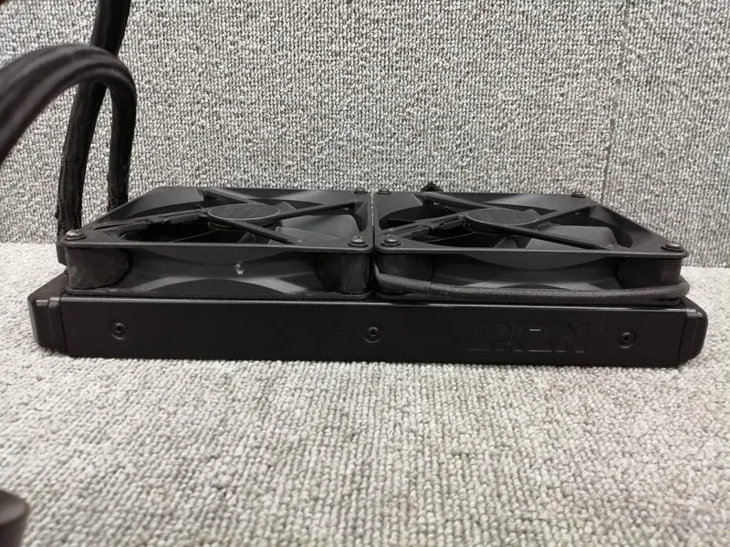 [À DÉCHETER] Refroidisseur de processeur à eau NZXT RL-KRX63-01