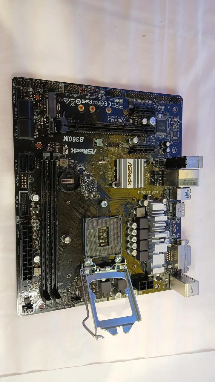 [À DÉCHETER] Carte mère ASROCK B360M