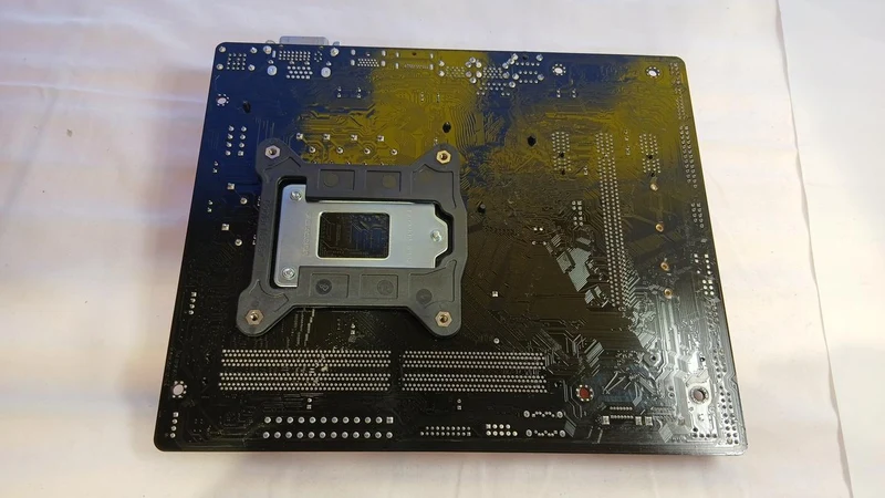 [À DÉCHETER] Carte mère ASROCK B360M
