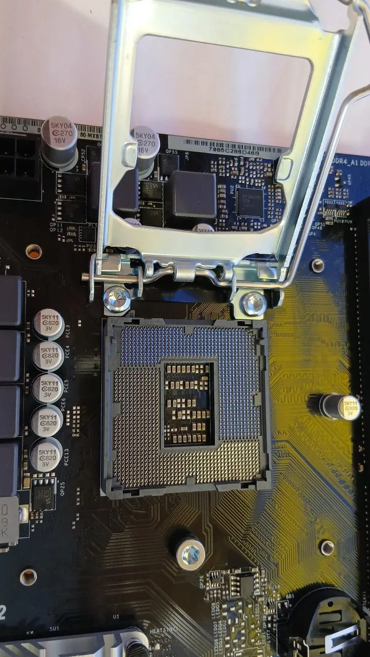 [À DÉCHETER] Carte mère ASROCK B360M