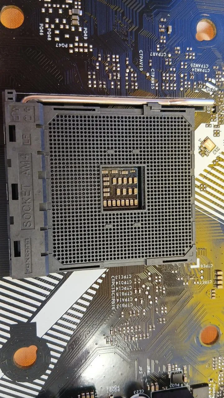 [À DÉCHETER] Carte mère ASROCK : B550M PRO4
