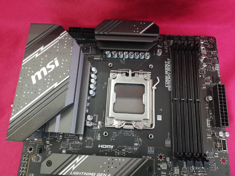 Carte mère MSI B650 GAMING PLUS WIFI