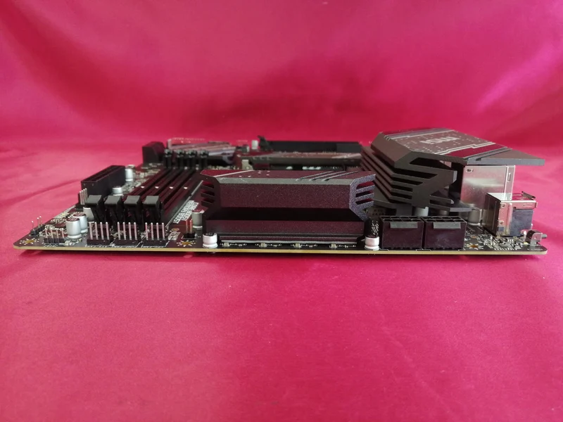 Carte mère MSI B650 GAMING PLUS WIFI