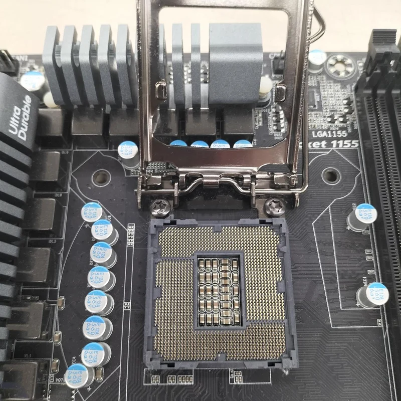Carte mère GIGABYTE compatible Intel GA-Z68XP-UD3R