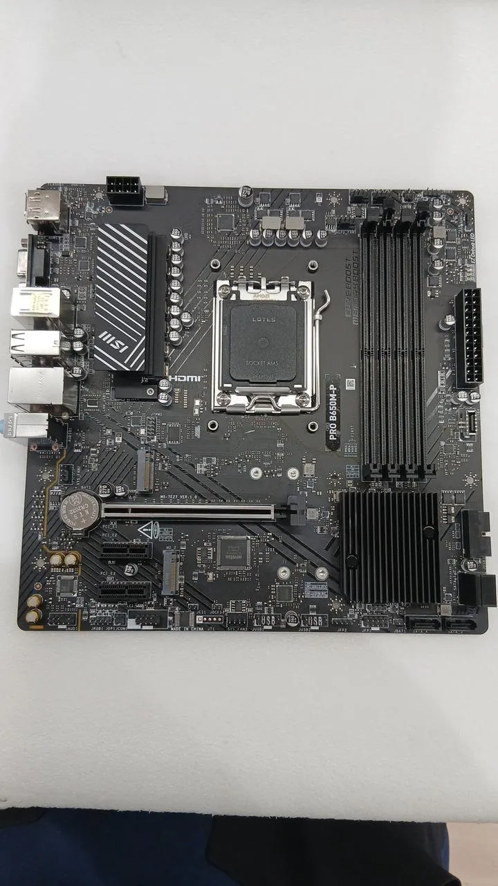 [À DÉCHETER] Carte mère MSI PRO B650M-P *À DÉCHETER*
