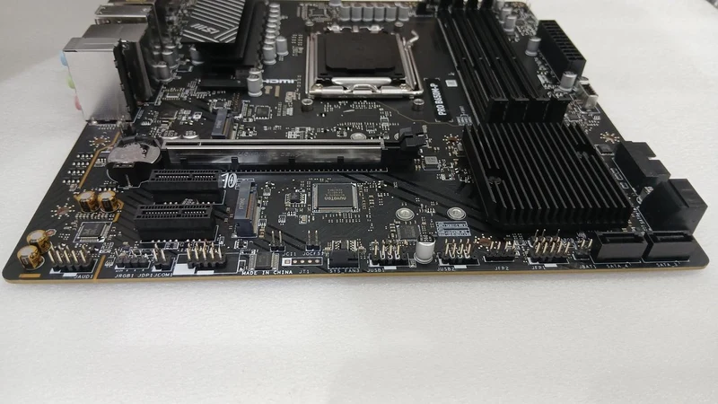 [À DÉCHETER] Carte mère MSI PRO B650M-P *À DÉCHETER*