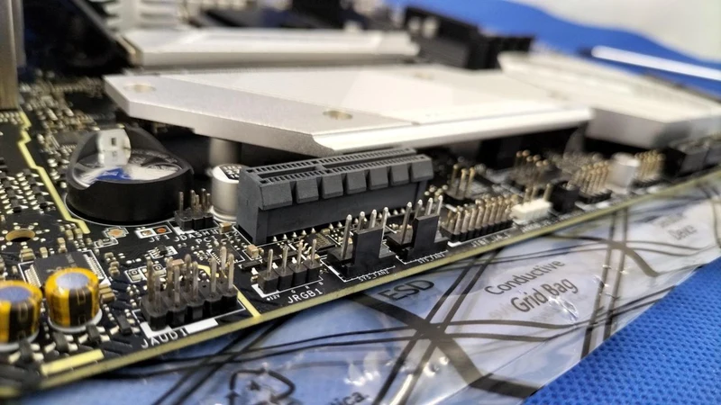Carte mère MSI MPG B760M EDGE TI WIFI