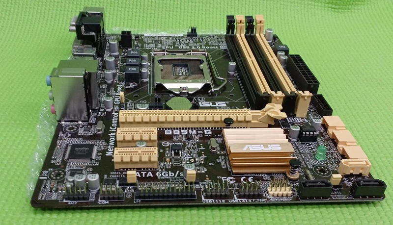 Carte mère ASUS B85M-G