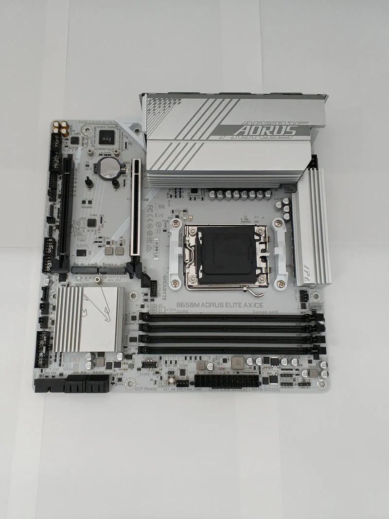 Carte mère GIGABYTE B650M AORUS ELITE AX