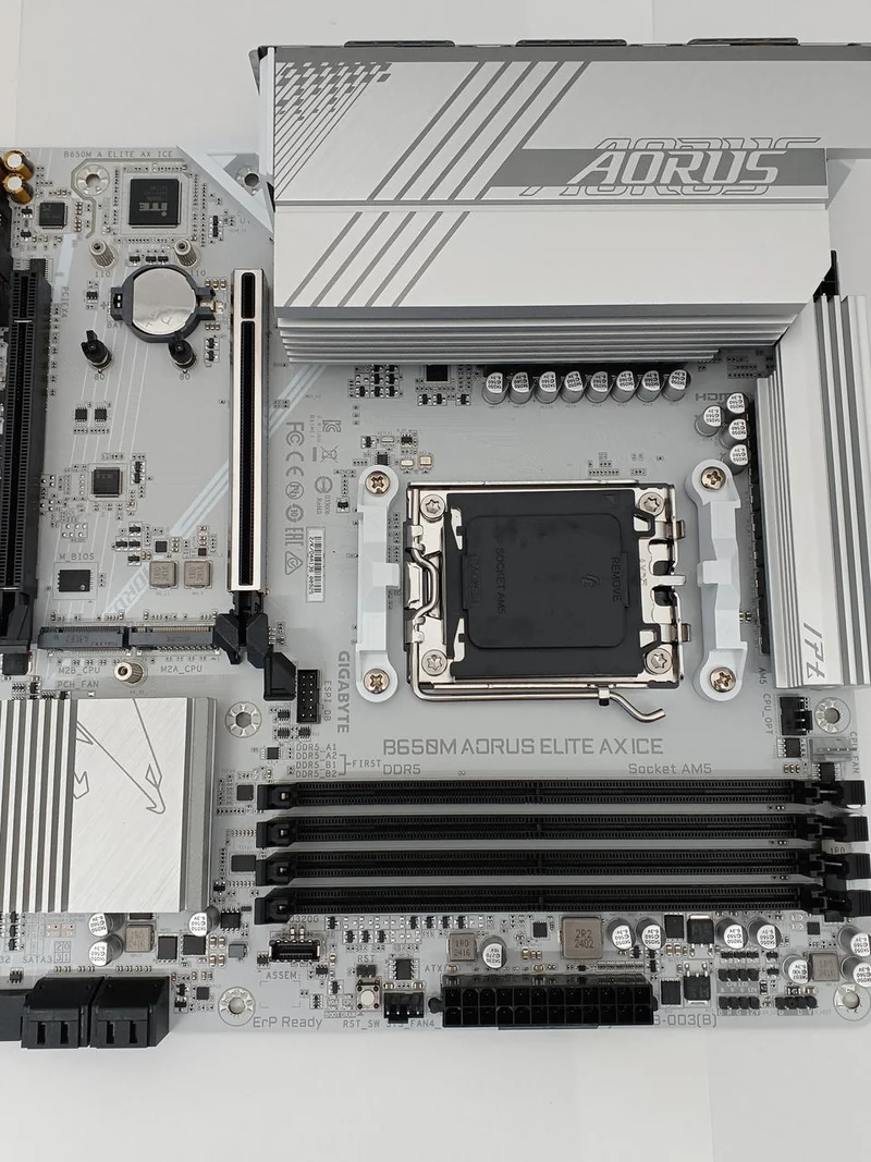 Carte mère GIGABYTE B650M AORUS ELITE AX