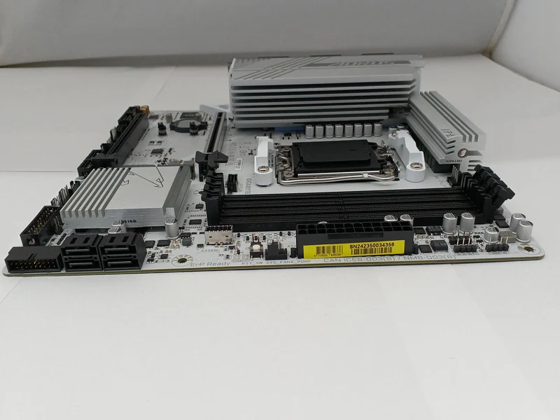Carte mère GIGABYTE B650M AORUS ELITE AX