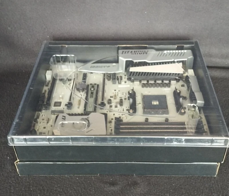 [À DÉCHETER] Carte mère MSI X370 XPOWER GAMING TITANIUM