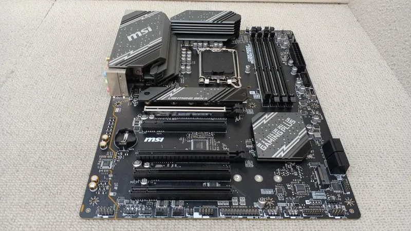 [À DÉCHETER] Carte mère MSI B760 GAMING PLUS WIFI
