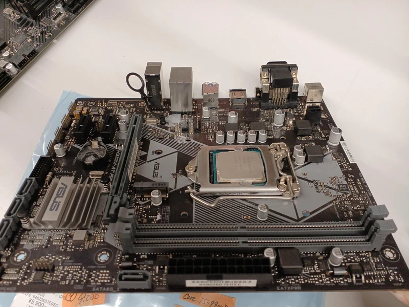 Carte mère ASUS / Processeur H310M-AT R2.0