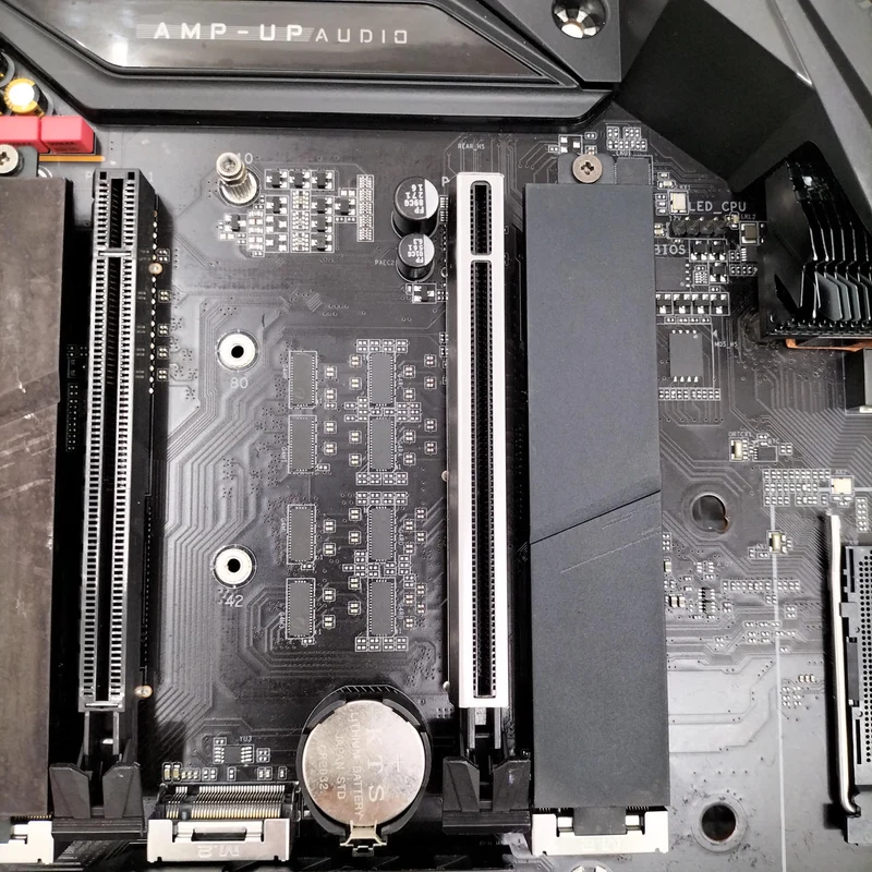 [À DÉCHETER] Carte mère GIGABYTE B550 AORUS MASTER