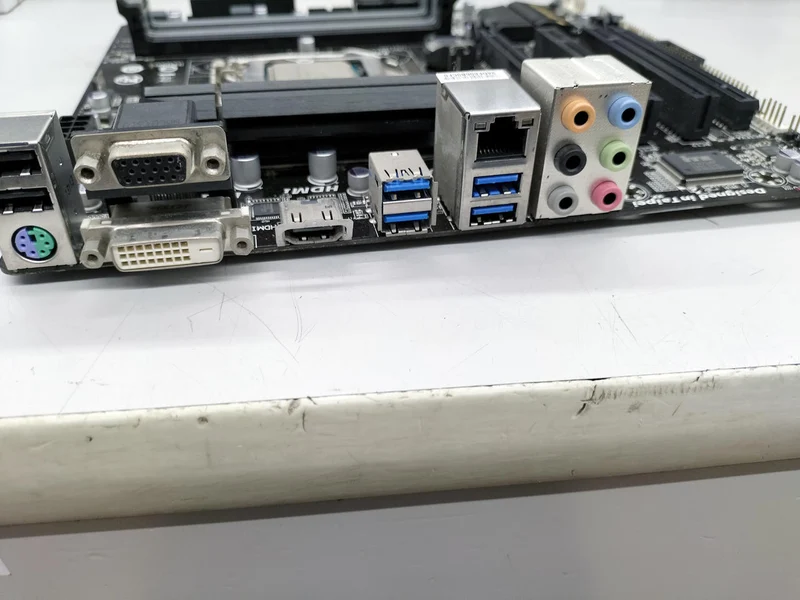 Carte mère/Processeur GIGABYTE Z78M-D3H/I7-4790S