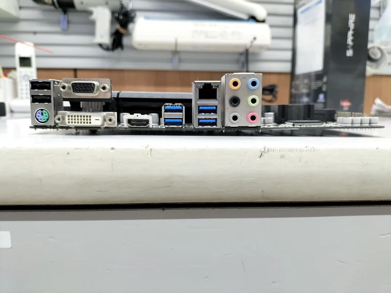 Carte mère/Processeur GIGABYTE Z78M-D3H/I7-4790S