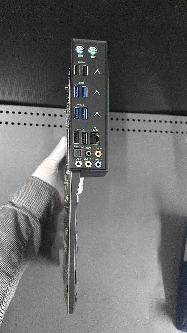 [À DÉCHETER] Carte mère HUANANZI X99-F8