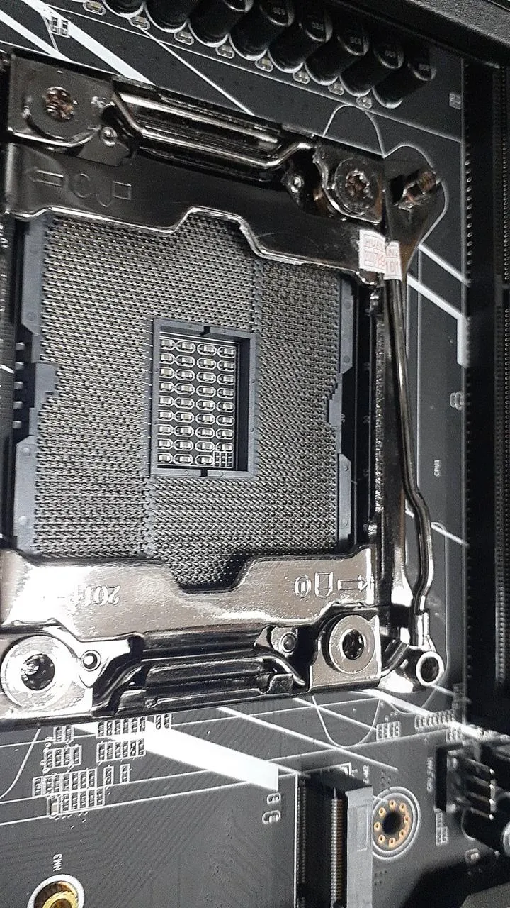 [À DÉCHETER] Carte mère HUANANZI X99-F8