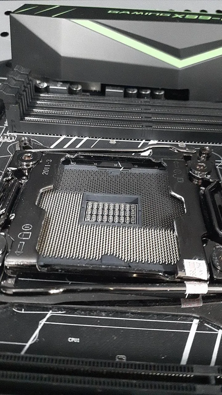 [À DÉCHETER] Carte mère HUANANZI X99-F8
