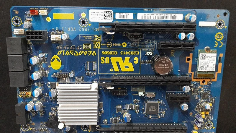 [À DÉCHETER] Carte mère DELL, processeur MS-7862, i7-5820K