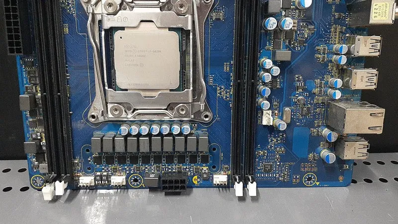 [À DÉCHETER] Carte mère DELL, processeur MS-7862, i7-5820K