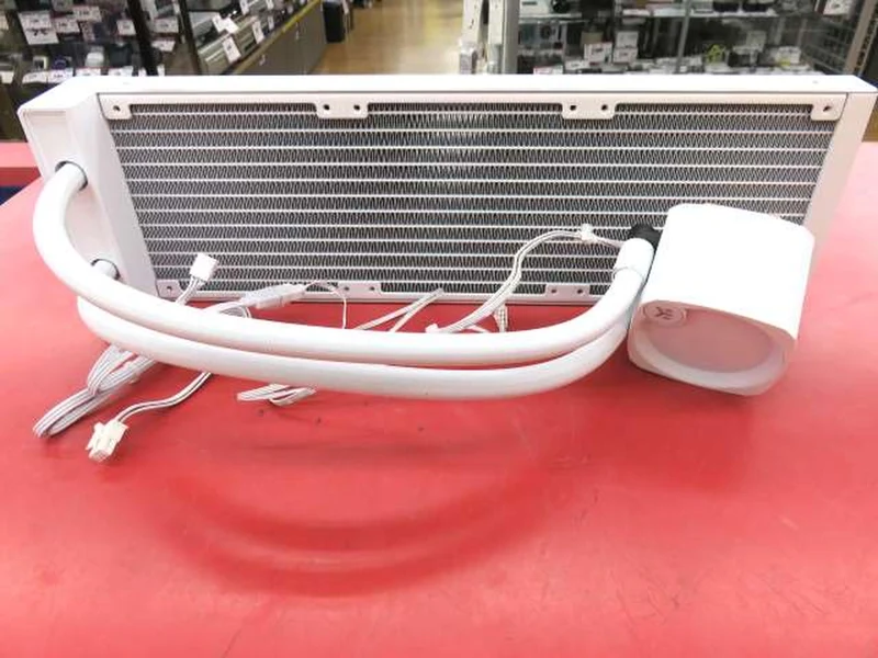 Refroidisseur d'eau tout-en-un EK-NUCLEUS CR360 LUX D-RGB