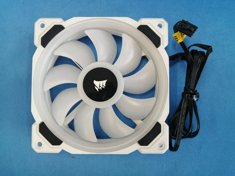 Ventilateur de boîtier PC CORSAIR LL120