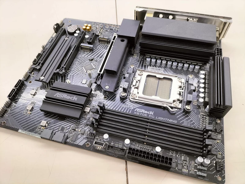 Carte mère ASROCK X670E PG LIGHTING