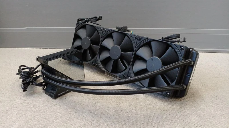 Refroidisseur de processeur à refroidissement liquide ASUS ROG RYUJIN360