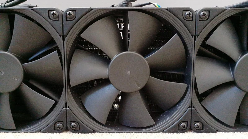 Refroidisseur de processeur à refroidissement liquide ASUS ROG RYUJIN360