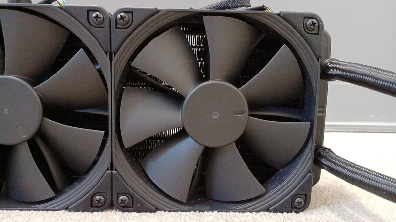 Refroidisseur de processeur à refroidissement liquide ASUS ROG RYUJIN360