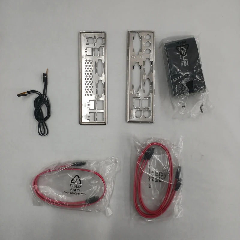 [À DÉCHETER] Carte mère ASUS Z8PE-D12
