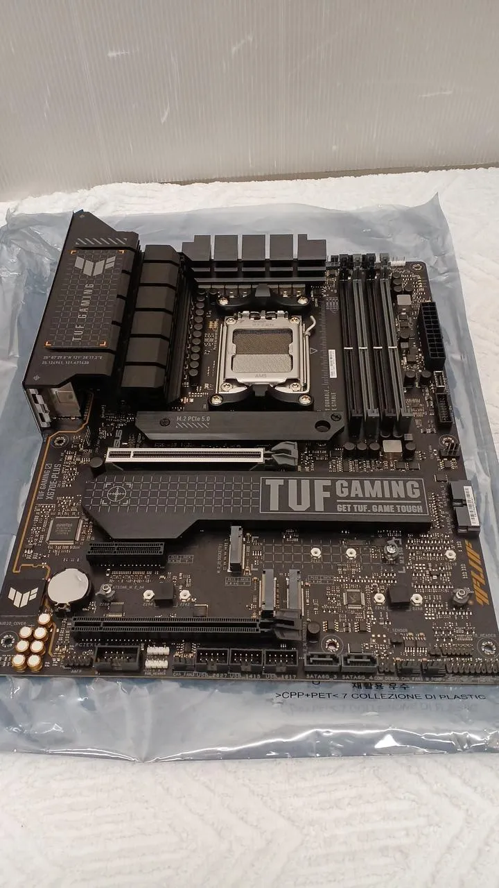 Carte mère ASUS : TUF GAMING X670E-PLUS