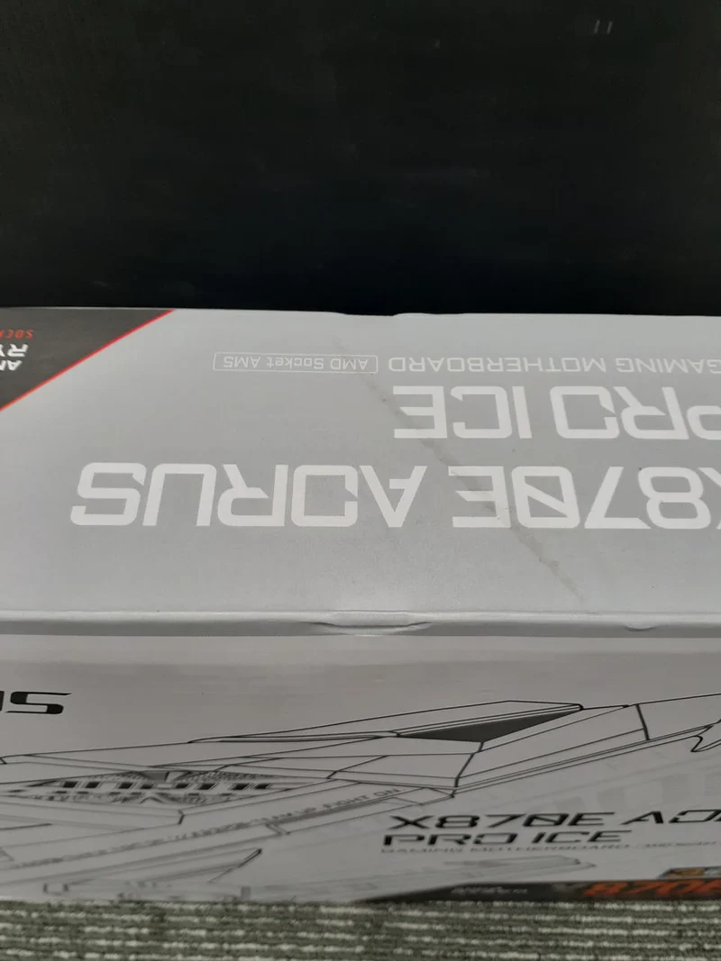 Carte mère GIGABYTE X870E AORUS PRO ICE