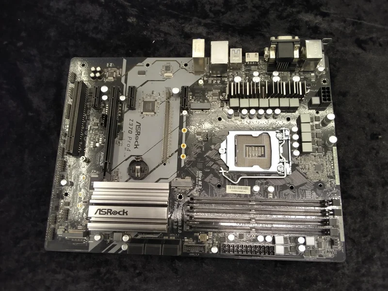 [À DÉCHETER] Carte mère ASROCK Z370 PRO4