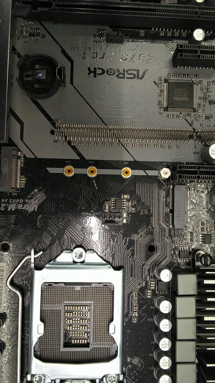 [À DÉCHETER] Carte mère ASROCK Z370 PRO4