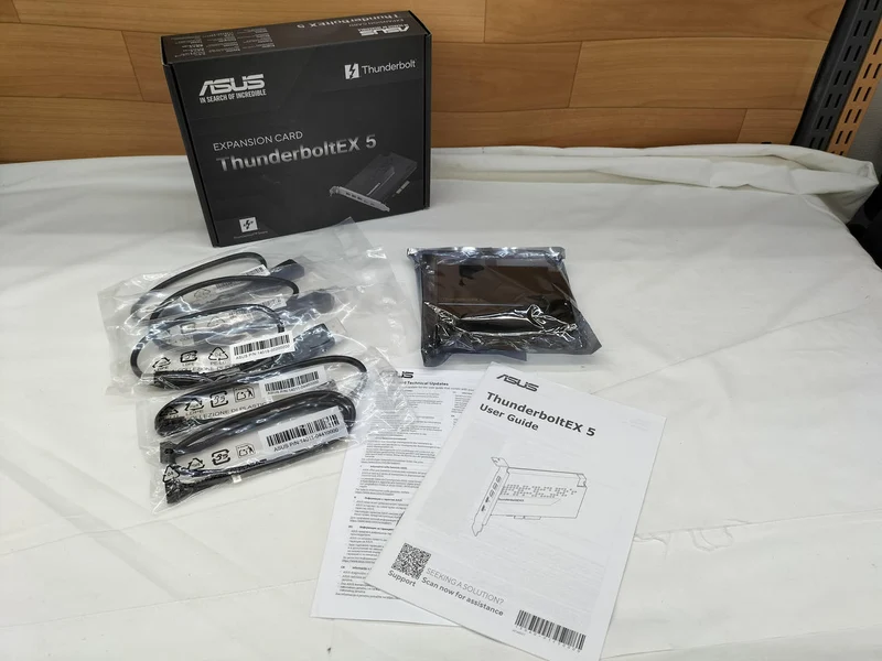 Carte d'interface ASUS : THUNDERBOLT EX5