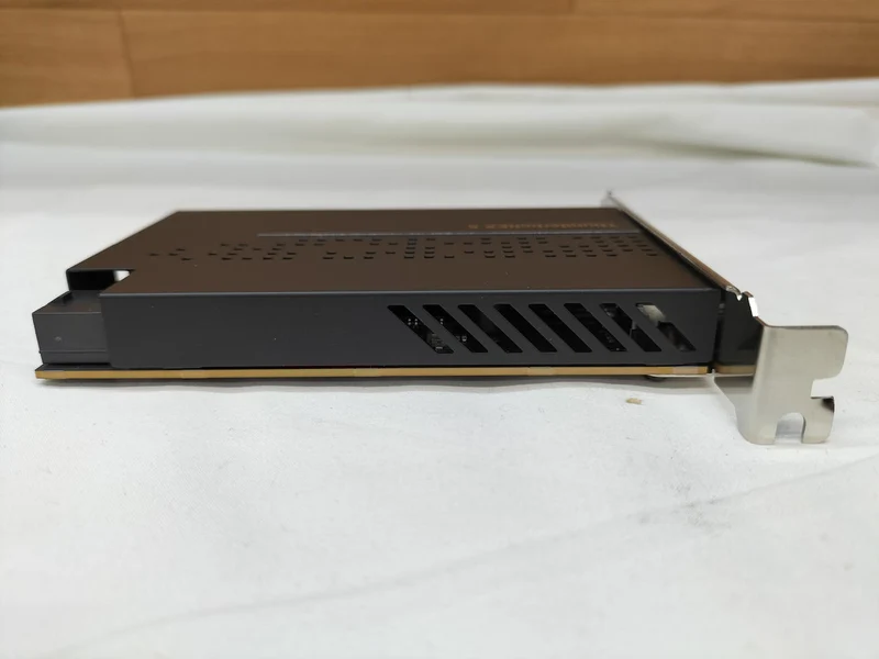 Carte d'interface ASUS : THUNDERBOLT EX5