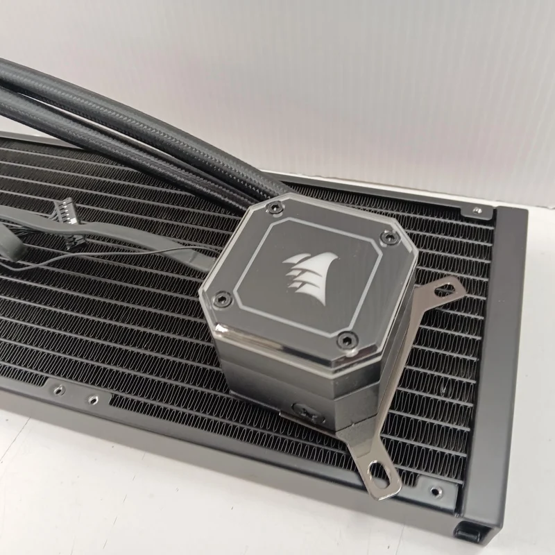 [À DÉCHETER] Refroidisseur de processeur CORSAIR ICUE H170I ELITE CAPELLIX