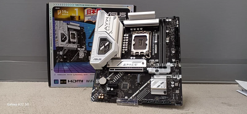 Carte mère ASUS B860M AYW GAMING WIFI