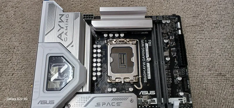 Carte mère ASUS B860M AYW GAMING WIFI