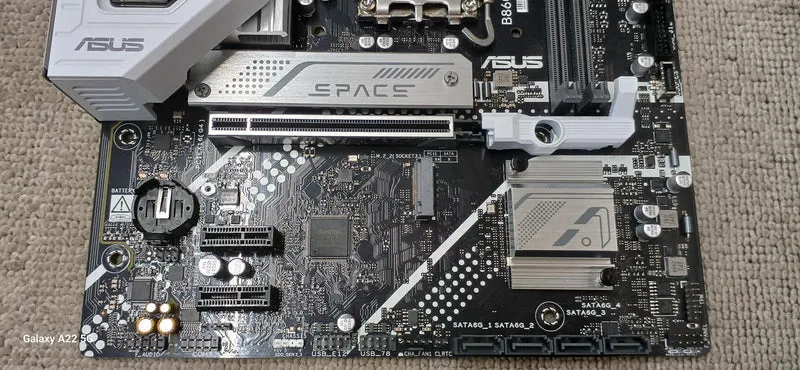 Carte mère ASUS B860M AYW GAMING WIFI