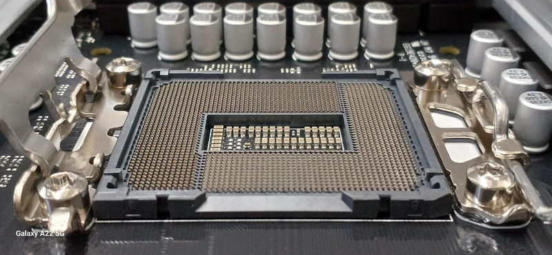 Carte mère ASUS B860M AYW GAMING WIFI