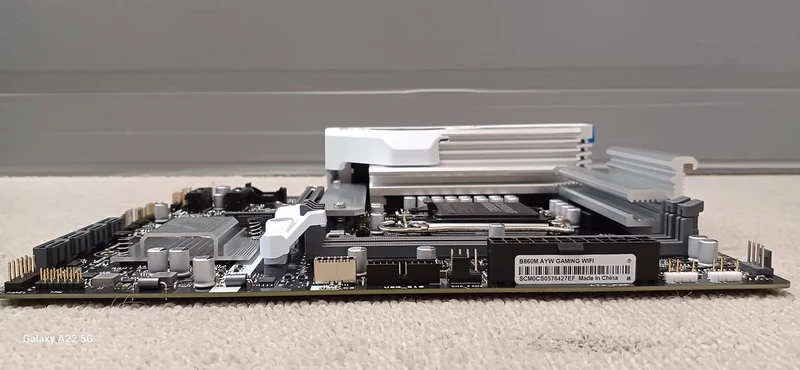 Carte mère ASUS B860M AYW GAMING WIFI