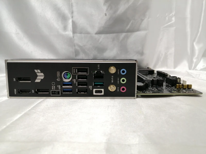 Carte mère ASROCK B650M PG LIGHTNING